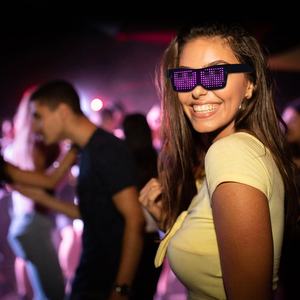 Lunettes Intelligentes LED RGB Connectées via APP Bluetooth, Rechargeables par USB, Portables, Durables, Design Original, pour Fêtes, DJ, Texte, Ramadan - Product Image 2