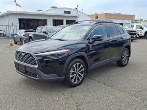 Toyota <span class=keywords><strong>Corolla</strong></span> Cross <span class=keywords><strong>XLE</strong></span> AWD SUV <span class=keywords><strong>2023</strong></span> Usado en Excelente Estado, Asientos de Cuero Oscuro, Control de Crucero Adaptativo, Volante a la Izquierda, Neumáticos R18, Transmisión Automática, Techo Solar, Luces LED - Product Image 2
