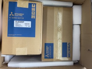 Moteur servo AC HC-SFS202K - Product Image 1