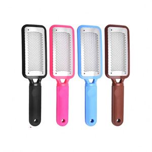 Lima de pies de viaje de acero inoxidable para eliminar piel muerta, lima de pies multifuncional con empujador de cutículas - Product Image 3