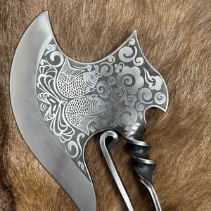 Hacha afilada de alto carbono de 5MM de espesor para cortar hacha ancha de acero OEM <span class=keywords><strong>1055</strong></span> de supervivencia para acampar 12,5 pulgadas hacha de una pieza de espiga completa - Product Image 4