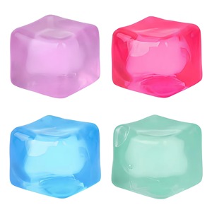 Cubo Squeez'M Premium Big Block, 35% più grande del cubo squishy standard, giocattolo per bambini e adulti - Antistress sensoriale - Product Image 1