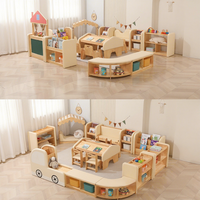 Ensemble de meubles modulaires en bois massif Montessori pour l'éducation de la petite enfance, avec rangement anti-collision et fonction pédagogique pour la maternelle