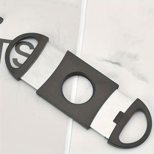 Cortador de Cigarros Portátil de Acero Inoxidable con Doble Cuchilla, Mini Tijeras de Viaje con Cuero y Metal para Uso Diario - Product Image 2
