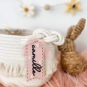 Fábrica troquelado producto propio diseño pequeña cantidad acrílico cesta etiqueta con nombre personalizado <span class=keywords><strong>etiquetas</strong></span> <span class=keywords><strong>de</strong></span> plástico grueso - Product Image 3