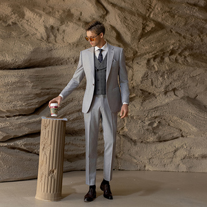 Costume pour homme en laine gris clair de haute qualité, coupe ajustée pour affaires, mariage, robe de luxe, printemps et automne, style marié - Product Image 3