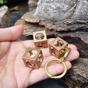 Llavero de Latón con Diseño Personalizado de Mecanizado <span class=keywords><strong>CNC</strong></span>, Cubo de Cobre, Colgante <span class=keywords><strong>Luban</strong></span>, Regalo Creativo - Product Image 2