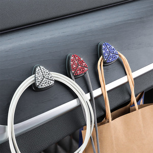 Crochet de voiture personnalisé à coller, type créatif et pratique pour la rangée avant, crochet multifonctionnel mignon incrusté de diamants pour dossier de siège de voiture - Product Image 3