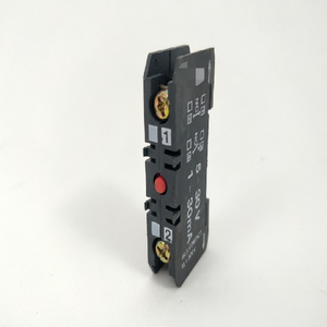 Controlador PLC 037H0121 con Contacto Auxiliar 15 SCP - Product Image 1