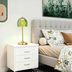 Abat-jour en verre vert rond fait à la main, style transitionnel, installation facile - Product Image 3