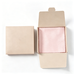 Chiffon de polissage en microfibre argentée avec boîte en papier, vente en gros, logo personnalisé, lingettes nettoyantes anti-ternissement pour bijoux, ensemble d'emballage - Product Image 1