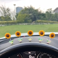 Mignon Bobblehead Tournesol Voiture Bobblehead Ornements Guérir Fleurs Fraîches Voiture Center Console Rétroviseur Décoration