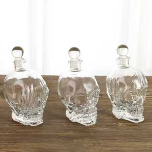 Botella de Vino de Vidrio con Forma de <span class=keywords><strong>Calavera</strong></span> Única con Tapón para Licor y <span class=keywords><strong>Vodka</strong></span> - Product Image 1