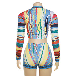 T-shirt Crop a manica lunga con stampa colorata a pannelli + Shorts Slim <span class=keywords><strong>Set</strong></span> 2 pezzi da donna <span class=keywords><strong>coordinati</strong></span> autunno - Product Image 6