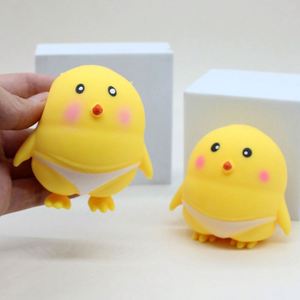 Jouet Squishy Poussin Jaune Super Doux et Moelleux en TPR, Anti-Stress, Cadeau Créatif pour Tous les Âges - Product Image 2