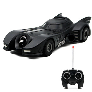 Voiture télécommandée <span class=keywords><strong>Batmobile</strong></span> à l'échelle 1:18 avec câble USB - 4 canaux - Prête à l'emploi - Jouet sur le thème du film - Product Image 2
