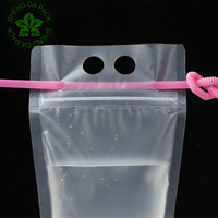 Vente en gros de sachets de boisson en plastique transparent coréen personnalisés de 350 ml et 500 ml avec pailles