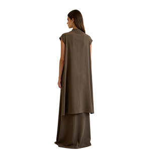 Vestido Maxi Estructurado Color Cacao para Mujer, Cuello Alto, Manga Corta, Espalda Drapeada, Estilo Minimalista Old Money, Certificado por A&J, TUV 2026 - Product Image 2
