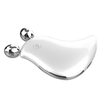 Nouveau modèle 2026 : Rouleau de massage 3D portatif rechargeable 2-en-1 pour le visage, le cou, les bras, la poitrine et les jambes, pour la relaxation et le raffermissement de la peau à domicile
