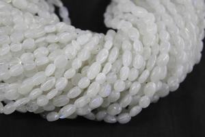 Perles ovales lisses en pierre de lune arc-en-ciel, perles ovales blanches naturelles lisses arc-en-ciel, perles arc-en-ciel éclatantes, pierre de lune arc-en-ciel blanche - Product Image 3