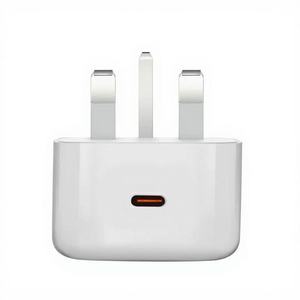 อะแดปเตอร์ชาร์จเร็ว PD 40W ชนิด Type-C ปลั๊กแบบพับได้ของสหราชอาณาจักร เครื่องชาร์จสีขาว - Product Image 3