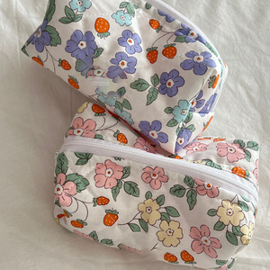 Fresh and sweet skincare product <b>storage</b> bag, cute strawberry toiletry bag, portable toiletry bag and <b>makeup</b> bag. - Product Image 3