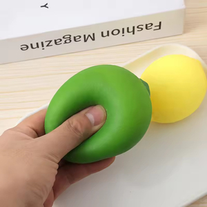 Juguete Antiestrés en Forma de Donut Verde, Unisex, Material TPE, para Edades de 2 a 4 Años - Product Image 4