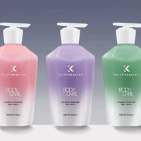 Gel douche au parfum longue durée bois de lys lavande riche en mousse délicate Lotion pour le corps naturelle de luxe Nettoyant pour le corps pour hôtel Usine KQ