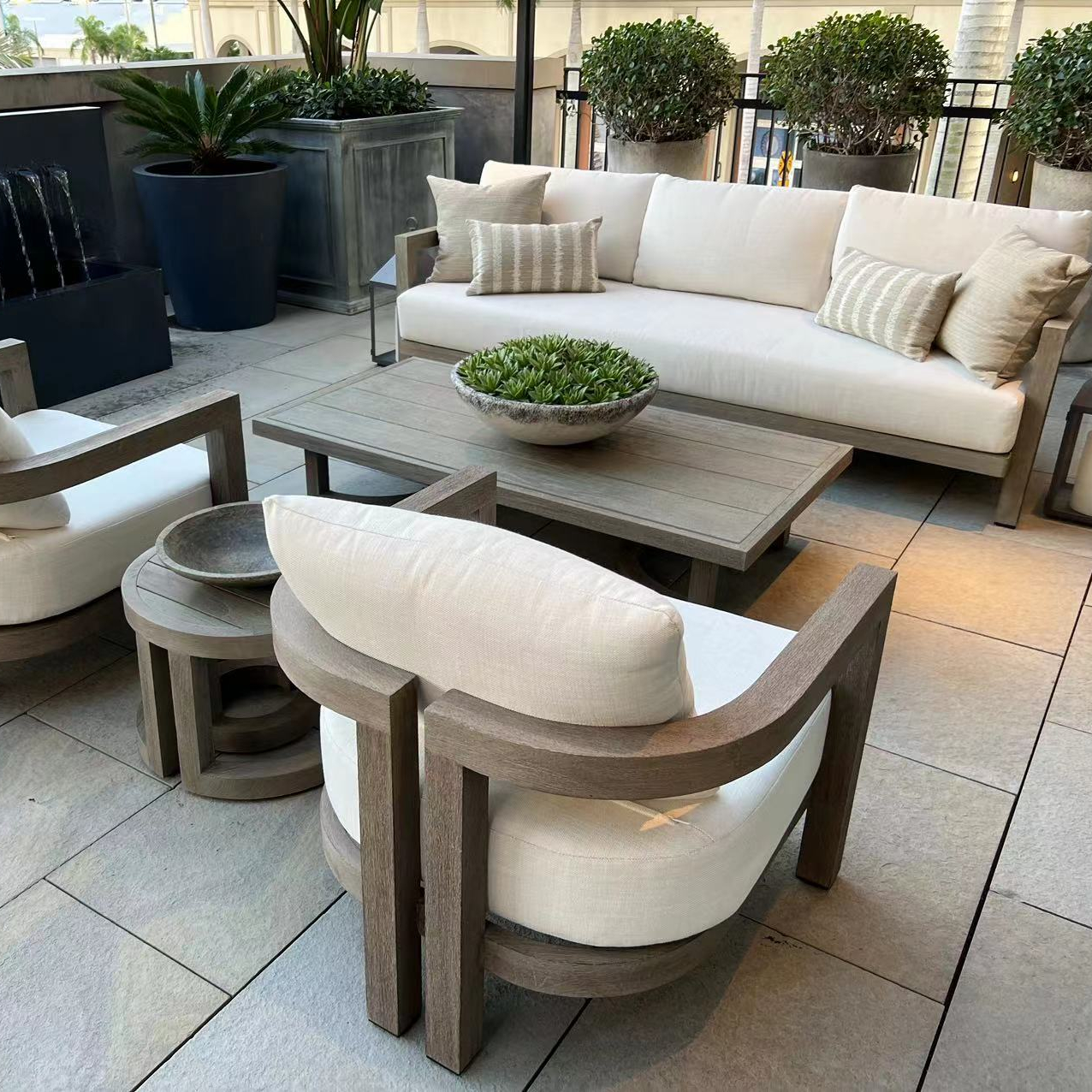 Nieuwe Aankomst Luxe Moderne Sofa Set Patio Sets Tuinmeubilair Tuinbank Teak Hout Met Vuurplaats Tafel 1Pc