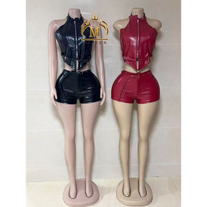 Completo Donna in <span class=keywords><strong>Pelle</strong></span> PU 2026, Top Corto e <span class=keywords><strong>Pantaloncini</strong></span>, Set Due Pezzi Y2K Casual in Ecopelle - Product Image 2