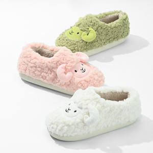 Vente en gros de pantoufles de grande qualité <span class=keywords><strong>pour</strong></span> adultes pantoufles d'intérieur chaudes en peluche de <span class=keywords><strong>mouton</strong></span> <span class=keywords><strong>pour</strong></span> femmes et hommes - Product Image 2