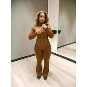 Conjunto Deportivo Personalizado para Mujer 2026, 2 Piezas, Sudadera con Cierre y Manga Larga, Pantalones, Conjunto de Yoga Elástico Activo, Costuras en Contraste - Product Image 3