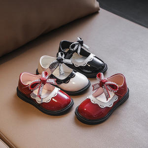 أحذية مسطحة من الجلد الصناعي للفتيات الصغيرات لفصلي الربيع والخريف، أحذية أميرات أنيقة ذات نعل ناعم للأطفال، أحذية مدرسية وحفلات غير زلقة للأطفال - Product Image 4
