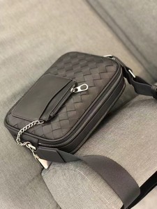 Bolsos cruzados tejidos para hombre al por mayor, bandoleras de cuero genuino, bolsos de cámara de piel de becerro tejidos a mano, bajo MOQ, suministro para boutiques - Product Image 5