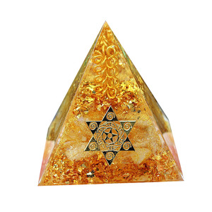 Pirámide de Cristal con Resina Epoxi, Adorno de Escritorio, Decoración Feng Shui para el Hogar, Regalo para la Sala de Estar - Product Image 5
