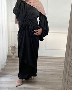 Yibaoli Fabricant Bien Fait modeste abaya <span class=keywords><strong>en</strong></span> satin dubai eid nouveau 2024 soie modeste wrap abayas - Product Image 5