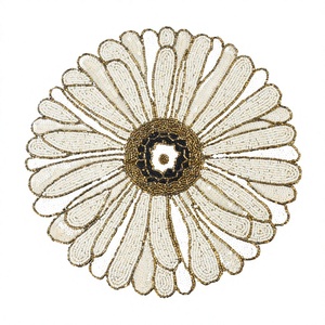 Sous-verres perlés faits main, brodés de perles de rocaille, motif floral coloré, style bohème, pour décoration de table, cadeau personnalisé, durables - Product Image 1
