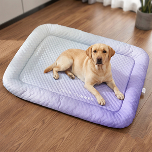 Lit pour chien en soie glacée rafraîchissante avec <span class=keywords><strong>d</strong></span>égradé de couleurs et tissu en maille respirant pour l'été et le sommeil en intérieur - Product Image 1