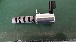 Valvola variabile di controllo dell'olio per valvola VVT solenoide 1zz 3zz 15330-22020 - Product Image 5