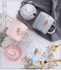 Tasse marbrée nordique en porcelaine moderne de 350ml avec logo personnalisé Ins Love-lovers Cup <span class=keywords><strong>Support</strong></span> de poignée pour boire 2pcs Set - Product Image 3