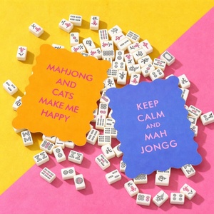 Cartes <span class=keywords><strong>de</strong></span> Mahjong en PVC Épais et Colorées avec Bord Ondulé en Forme d'Éventail et Proverbes Amusants – Accessoires <span class=keywords><strong>de</strong></span> Mahjong Mignons - Product Image 1