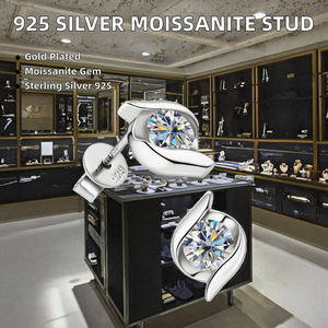 ต่างหูเงินแท้ 925 ประดับมอสซาไนต์ทรงบิด สี D น้ำหนัก 0.5 กะรัต ขนาด 5 มม. รับรองโดย GRA รุ่น Dora สำหรับสาวๆ - Product Image 3