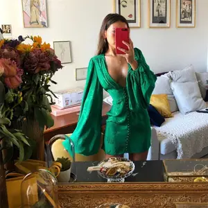 2021 la migliore vendita raso verde vestito Con Scollo A V vestiti da partito sexy per le donne