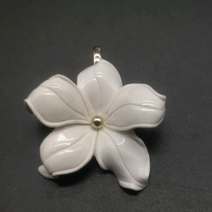 Colgante de Flor Blanca en Plata 925, Diseño Lindo para Uso Diario, Amuleto de Joyería Unisex - Product Image 3