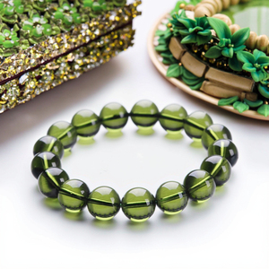 Bracciale con Perle di 8mm in Moldavite Artificiale, Aerolite Verde, Cristallo Ceco, Pietra Grezza Incisa, Meteorite Levigato - Product Image 6