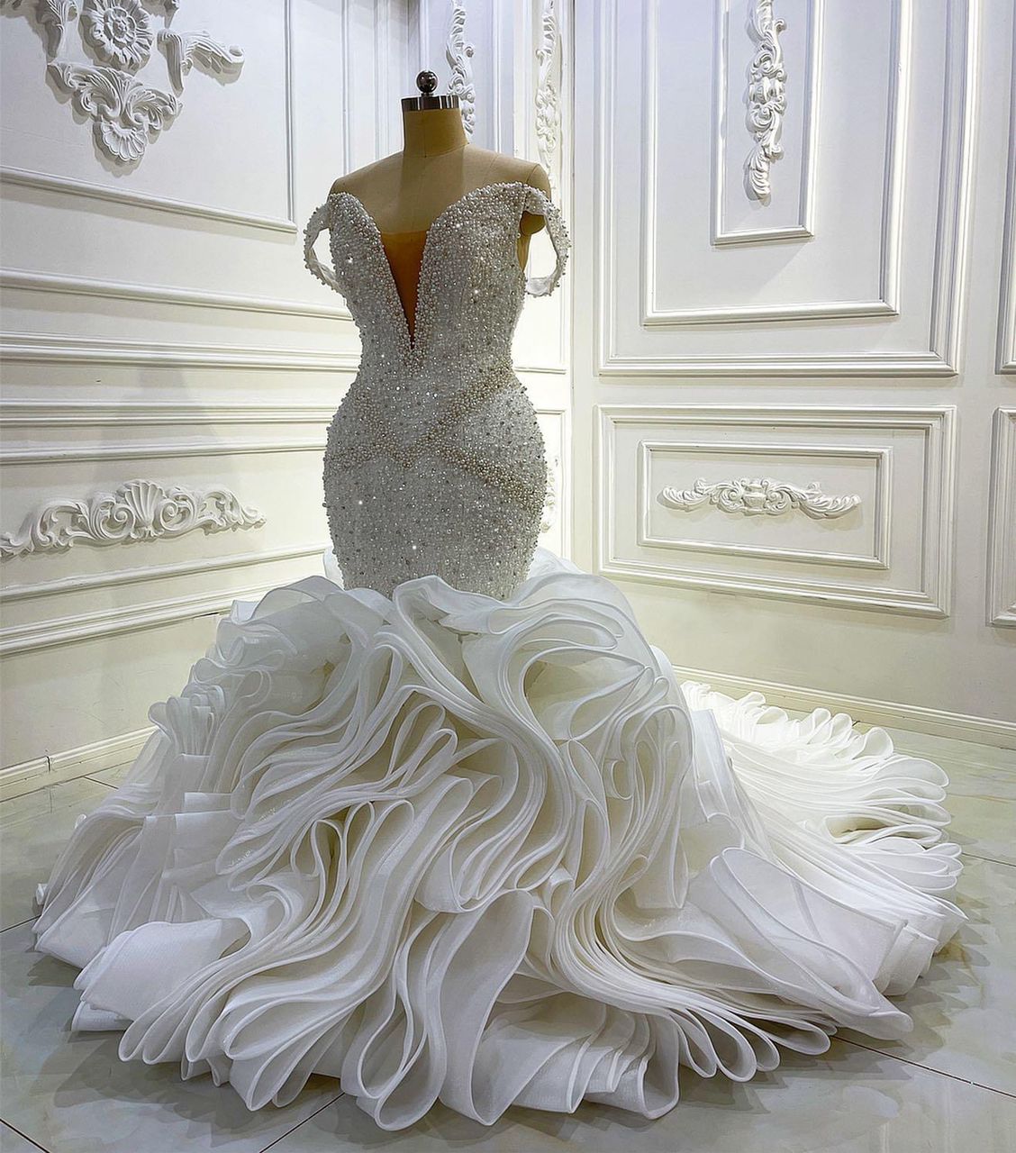 Luxury Wedding Gowns for Slim Brides - Elegant & Stylish Luxury Wedding Gowns for Slim Brides - Elegant & Stylish