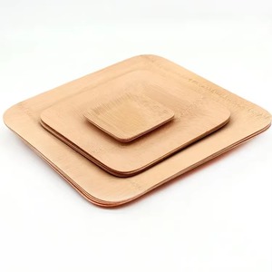 Assiettes en feuilles de palmier faites à la main de qualité export, compostables, pour mariages et fêtes en plein air, disponibles à la vente - Product Image 2