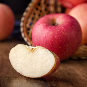 Pommes Fuji fraîches Délicieux fruits de pommes fraîches en provenance de Chine au meilleur prix Pommes fraîches pour l'exportation sur de nombreux marchés - Product Image 2