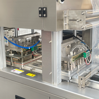 Machine automatique de remplissage et de scellage de boîtes de tofu avec moteur et engrenage, haute précision, haute productivité pour les boissons, l'eau pure, le lait