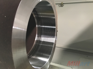 Tour CNC horizontal robuste à un seul brocheur et grande alésage de <span class=keywords><strong>broche</strong></span> pour la réparation de filetages de tuyaux de l'industrie pétrolière QK1327 - Product Image 5